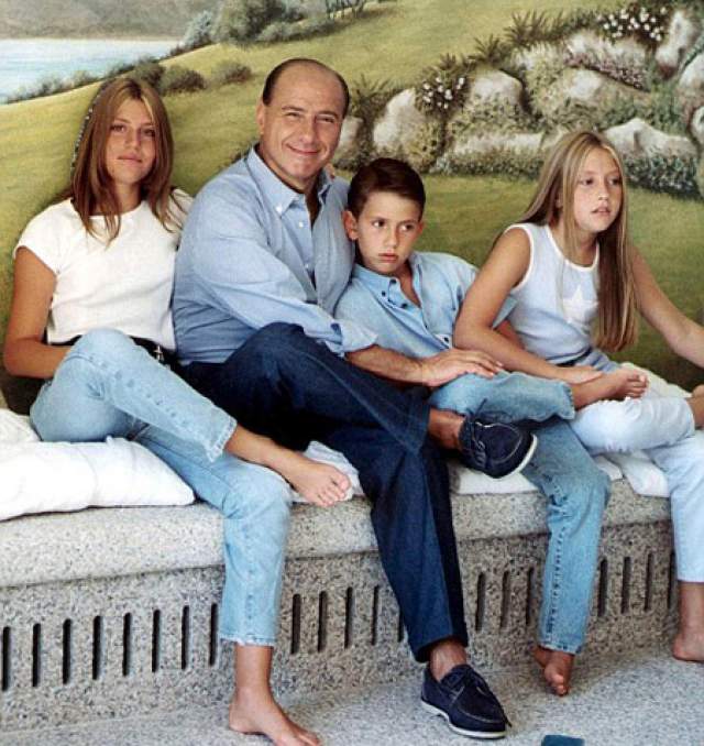 Барбара Берлускони, 33 года.  Дочь экс-председателя Совета министров Италии, политического деятеля и бизнесмена Сильвио Берлускони является бизнесвумен. 