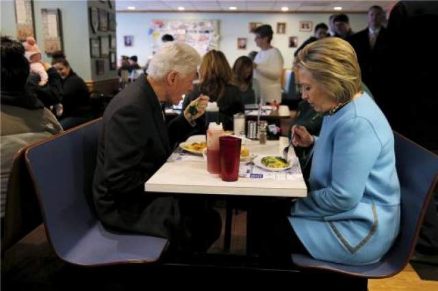 Билл и Хиллари Клинтон в 2016 году