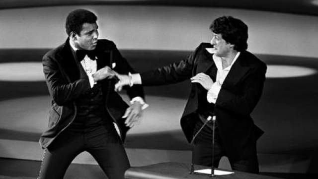 В 1977 году на 49-й церемонии вручения "Оскар" Сильвестр Сталонне вступил в схватку с Мухаммедом Али . Сталлоне умело разыграл неожиданность, хотя, конечно же, все это было частью великолепного шоу. 