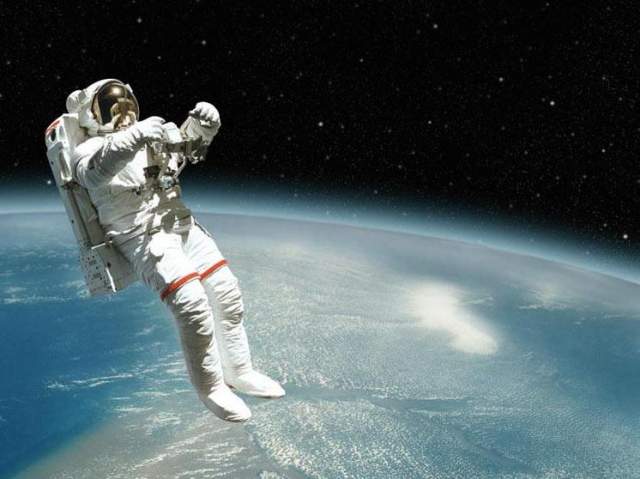 Большая часть астронавтов в космосе подрастает на пять сантиметров.
