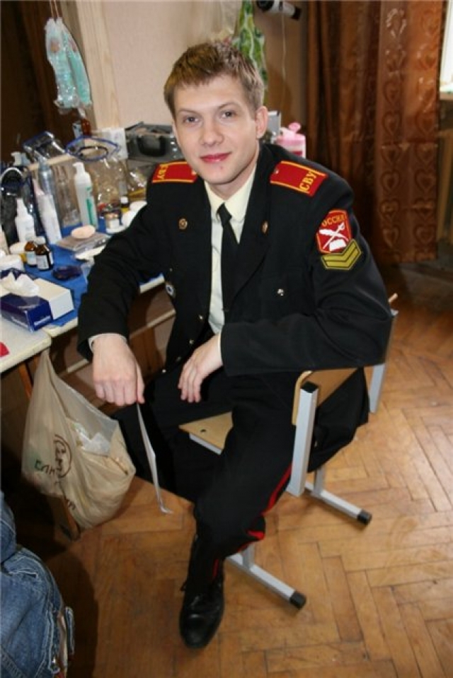 Борис Корчевников исполнил роль ученика Суворовского училища, 14-летнего курсанта Синицина, когда ему было уже 24 года.