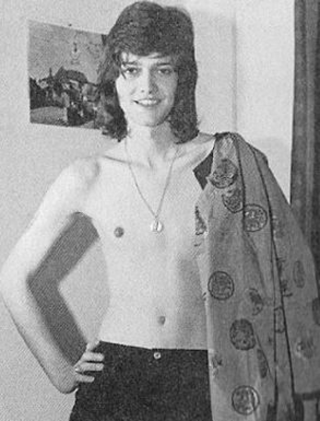 Кэролайн Тула Косси. Будущая модель поменяла пол с мужского на женский в 17 лет. Она одна из самых известных транссексуалок в мире и первая, позировавшая для "Плейбоя".