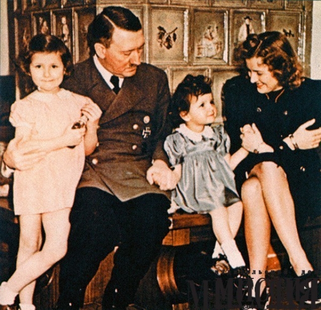 Тринадцать лет с Гитлером прошли для нее в комфорте, но практически в полнейшей изоляции. Ева серьезно увлекалась цветной фотографией и киносъемкой, и многие известные сейчас цветные кадры Гитлера (особенно в неофициальной обстановке) сделаны ею.