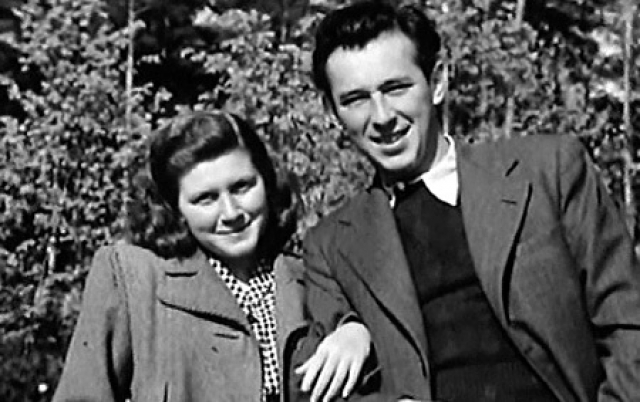 В 1944 году Светана вышла замуж за Григория Морозова, одноклассника своего брата Василия, с которым вскоре развелась. Сын, родившийся в этом браке, Иосиф Аллилуев стал кардиологом, доктором медицинских наук.