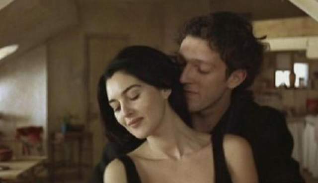 Европейские суперзвезды Венсан Кассель и Моника Белуччи не раз изображали экранных любовников. Впервые они это сделали в психологическом триллере 1996 года "Квартира". 