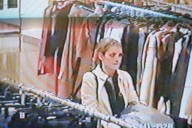 Голливудская звезда была несколько раз задержана полицией за воровство, причем ее вина была неоспорима благодаря видеозаписи с камеры наблюдения в магазине.
