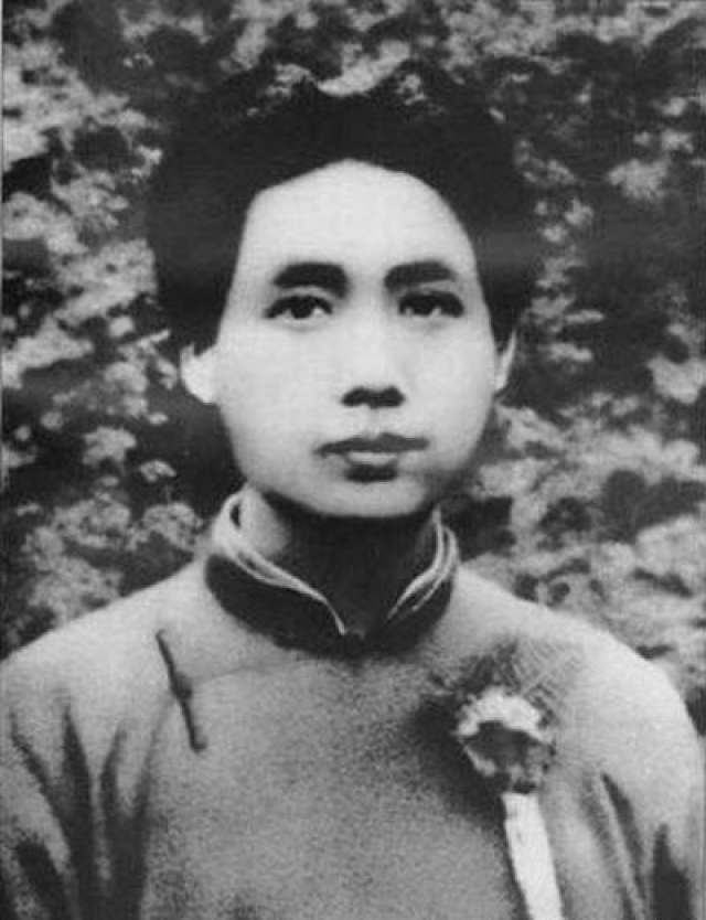 В молодости Мао Цзэдун придерживался взгляда, что люди не должны жить дольше 50 лет, а старики обязаны освобождать место для молодых.