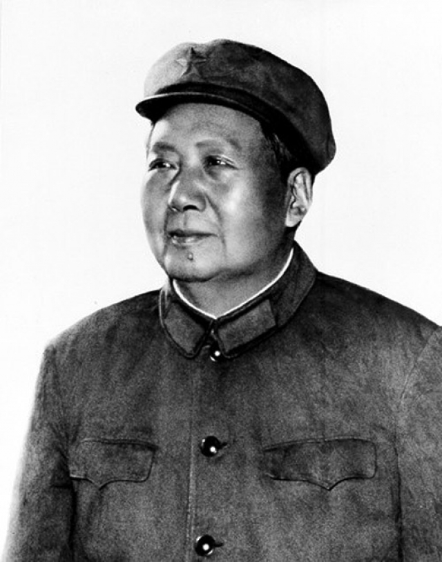 Теперь Мао мечтал повторить опыт Желтого императора и обрести бессмертие через любовные утехи.