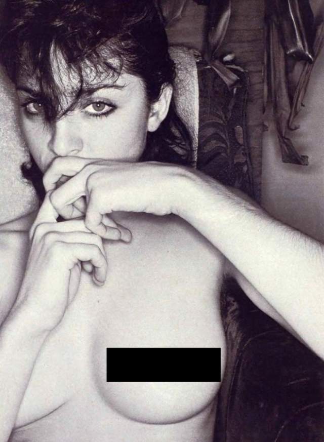 Фотографии эти были не совсем свежие. Их снимали разные фотографы в 1979-80 годах, когда Мадонна только-только переехала в Нью-Йорк, и пробовала себя в самых разных занятиях. Создала собственную музыкальную группу "Madonna And The Sky", недолго просуществовавшую. 