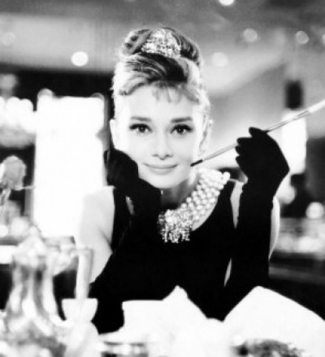 Одри Хепберн. 18-летнюю Холли Голайти из “Завтрака у Тиффани” актриса сыграла в 32 года.