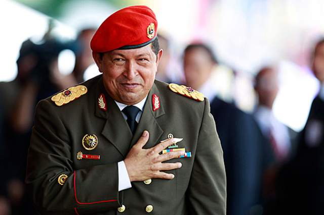 Всего таких операций было несколько, тем не менее он до последнего выполнял свои обязанности руководителя государства. Из поля зрения венесуэльцев Чавес исчез в феврале 2013 года, а 5 марта его не стало..