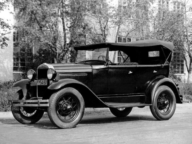 В 1929 году советское правительство покупает у Ford Motor Company все оборудование и технологии для лицензионного выпуска Ford Model A под названием ГАЗ-А.