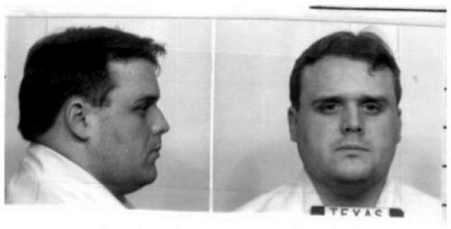 Патрик Брайан Найт Дата преступления: 27 августа 1991 года Дата казни: 26 июня 2007 года Возраст: 39 лет Обвинение: с сообщником проник в дом своих соседей, несколько часов держал их в заложниках, а затем отвез в удаленное место и застрелил. 