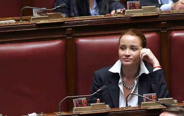 В 2008-м она была выдвинута на пост депутата итальянского парламента от партии Народной свободы и выиграла выборы.