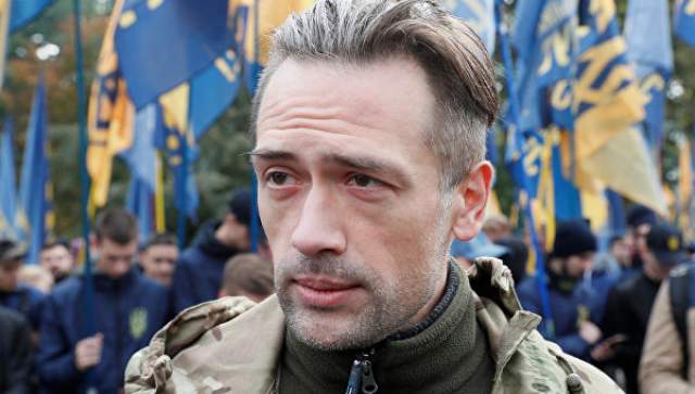 Актер, уехавший воевать в Украину, заявил о смене профессии в августе 2017 года, а о смене его ПМЖ стало известно язе в 2014 году. При этом Пашинин регулярно делает антироссийские высказывания в интервью. 