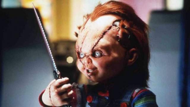 Чаки "Детские игры" Для боязни кукол есть даже специальный термин - педиофобия. Детская игрушка с душой маньяка породила цепу серию фильмов ужасов - 1988 год стал для нее лишь успешным началом. 