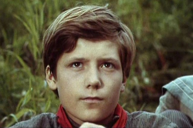 Сергей Шевкуненко (1959-1995). Актер, известный детскими ролями, был убит в своей квартире на улице Пудовкина вместе со своей матерью.