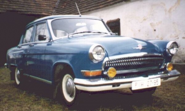 А первым для советского рынка автомобилем с автоматической коробкой передач стала Волга – ГАЗ 21И . Этот трехобъемный седан пришел на смену устаревшей Победе в конце 50-х, а именно в 1958 году.