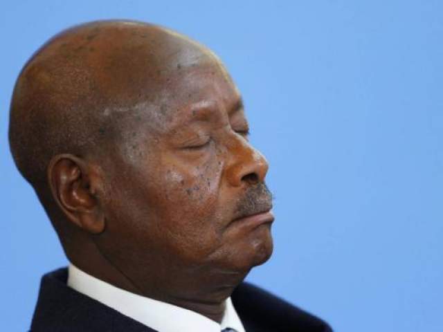 Президент Уганды Йовери Мусевени заснул во время приветственной речи на конференции по Сомали в Лондоне, май 2013 год