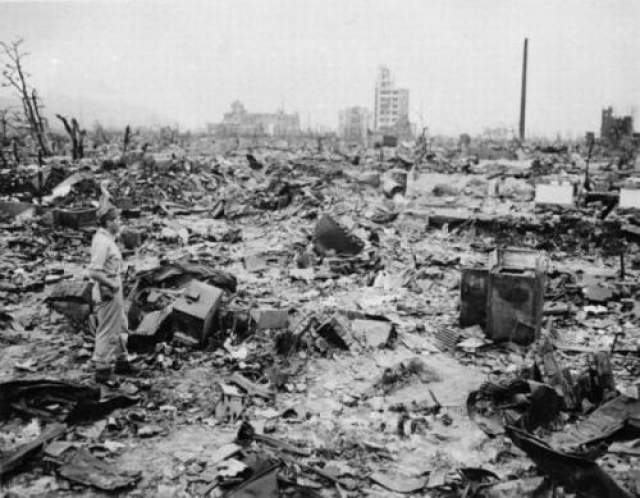 По официальным японским данным по состоянию на конец марта 2009 года в живых числятся свыше 235 тысяч людей, пострадавших от воздействия атомных бомбардировок Хиросимы и Нагасаки. 