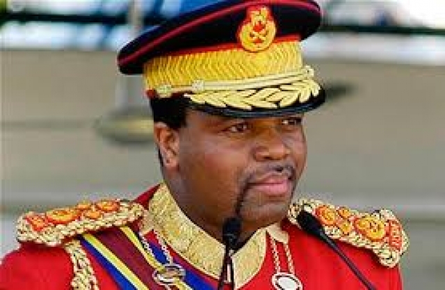 Мсвати III. Король Свазиленда был обвинен оппозицией в разграблении казны, но после телевизионных дебатов все претензии были сняты.