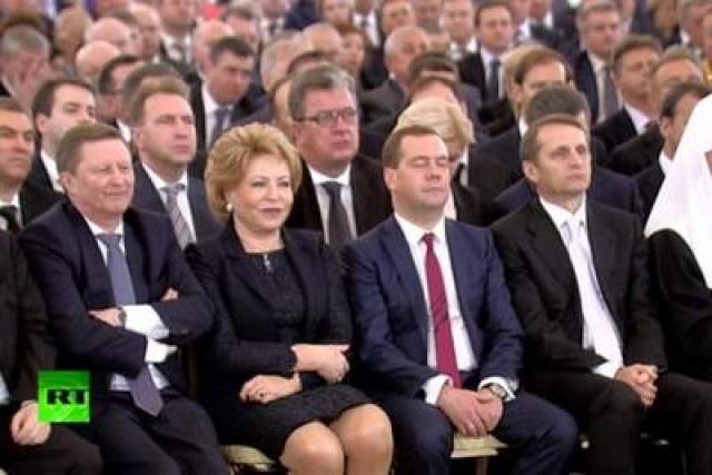 Дмитрия Медведева удалось сфотографировать аж два раза - премьер заснул во время выступления Владимира Путина перед Федеральным Собранием, а также пропустил часть открытия олимпиады в Сочи. 