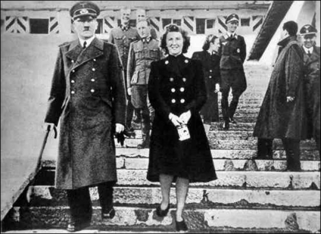 Браун была настолько незаметной фигурой, что в июне 1944 года британская разведка все еще считала ее одной из секретарш Гитлера.
