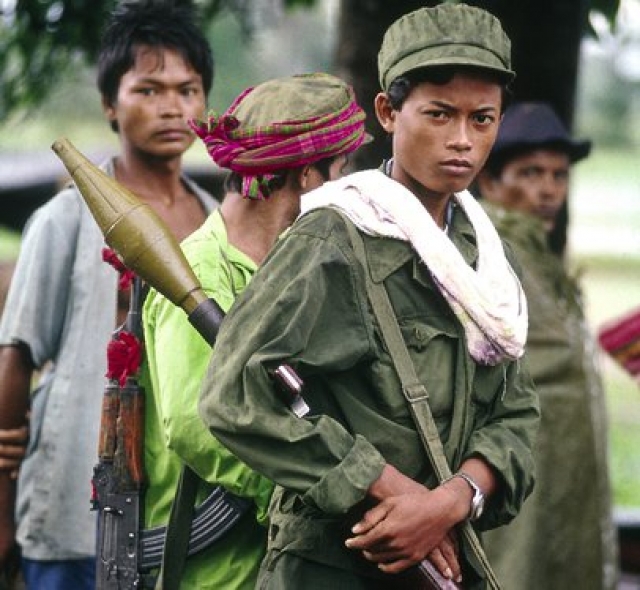 В 1998 году после смерти диктатора Пол Пота движение продолжило существовать. Еще в 2005 году отряды "красных кхмеров" активно действовали в нескольких провинциях Камбоджи.