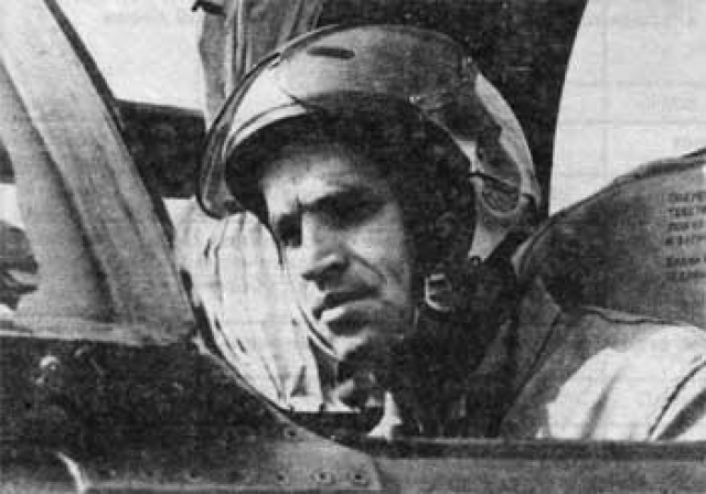 Первый таран реактивным самолетом  Уроженец Сталинграда капитан Геннадий Елисеев совершил свой таран на истребителе МиГ-21 28 ноября 1973 года. В этот день в воздушное пространство Советского Союза над Муганской долиной Азербайджана вторгся иранский «Фантом-II», который производил разведку по заданию США