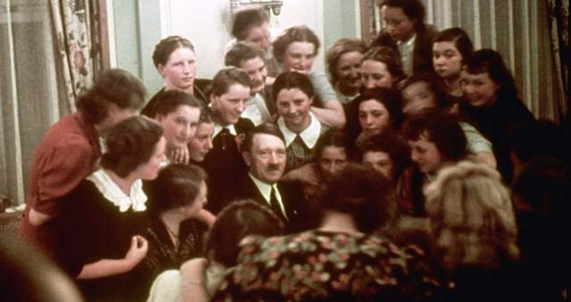 Адольф Гитлер любил многих женщин, хотя для последних это чувство не было счастливым. У политика с первых шагов на любовном поприще было немало поклонниц. 