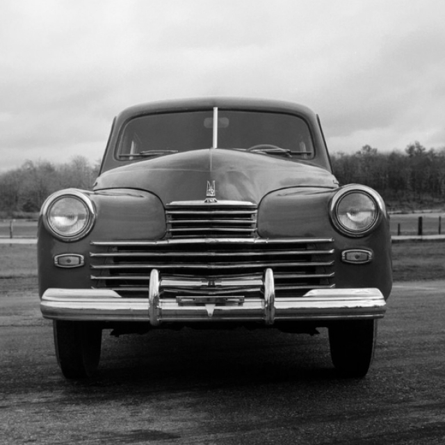 Не менее значимым для этой эпохи автомобилем являлась Победа - ГАЗ-М-20 , которую выпускали более десятилетия – с 1946 по 1958 год на Горьковском автомобильном заводе.