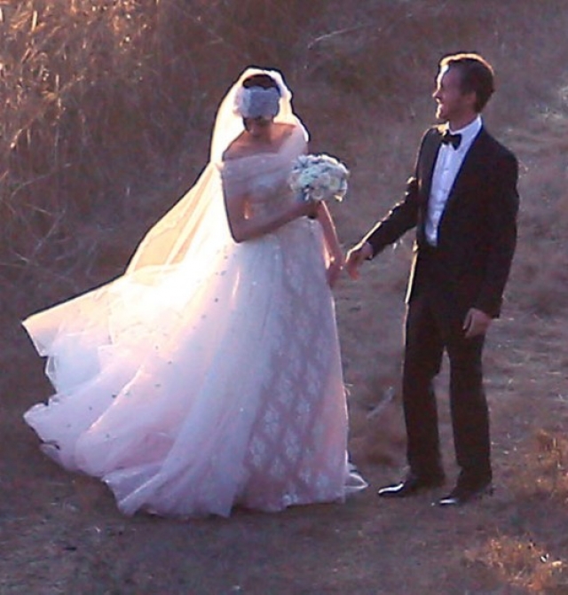 Энн Хэтэуэй и Адам Шульман. Актриса и дизайнер ювелирных украшений познакомились в 2008 году, а спустя три года решили пожениться.