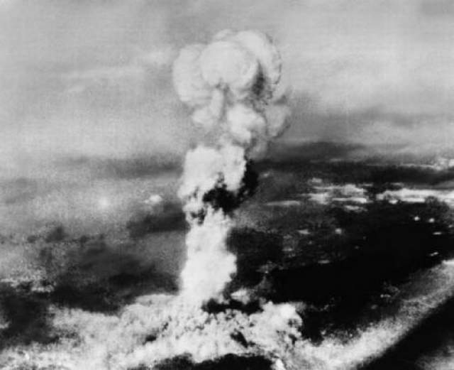 Здесь, в Нагасаки, погибли по общим данным от 60 до 80 тысяч человек. 