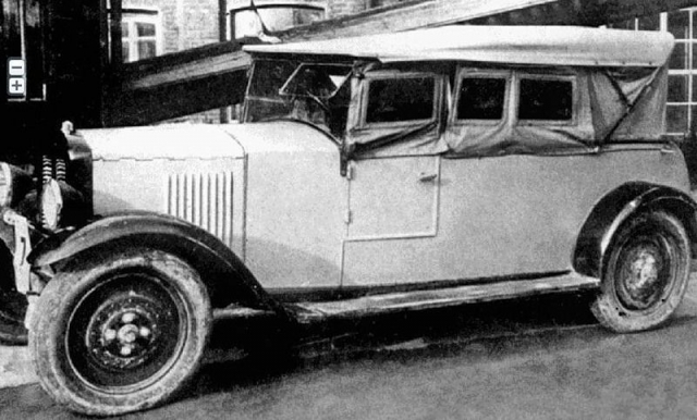 Первый серийный легковой автомобиль Советской России был выпущен в 1927 году. Его максимальная скорость составляла 70 км/ч, а мощность 20 л. с.